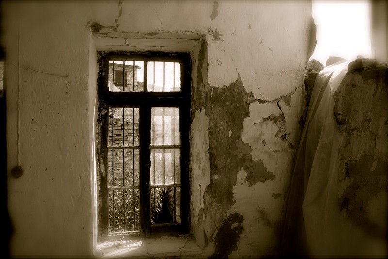 old traditionnal house window